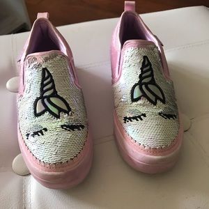 Girls shoes